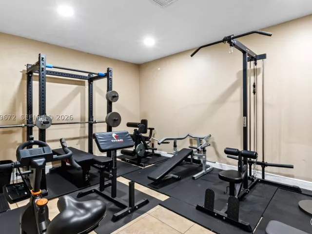 4-bedroom home for rent in Miami - 3344 SW 156th Ct 3344 - MondialRealty