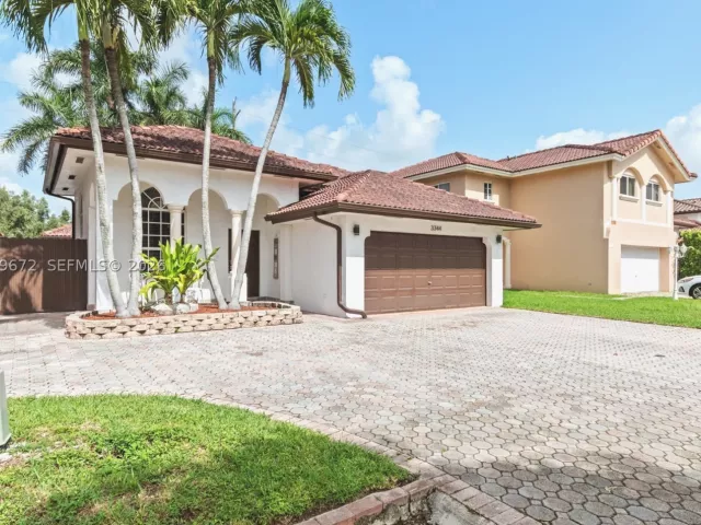 4-bedroom home for rent in Miami - 3344 SW 156th Ct 3344 - MondialRealty