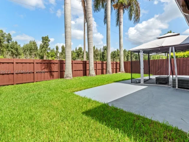 4-bedroom home for rent in Miami - 3344 SW 156th Ct 3344 - MondialRealty