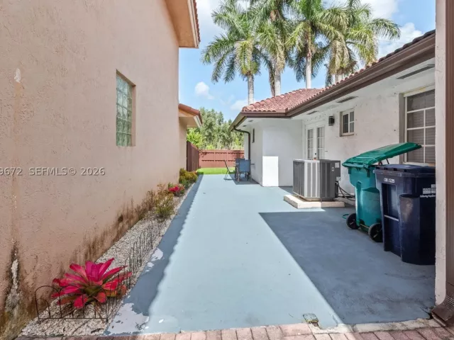 4-bedroom home for rent in Miami - 3344 SW 156th Ct 3344 - MondialRealty