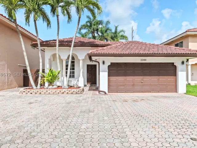 4-bedroom home for rent in Miami - 3344 SW 156th Ct 3344 - MondialRealty
