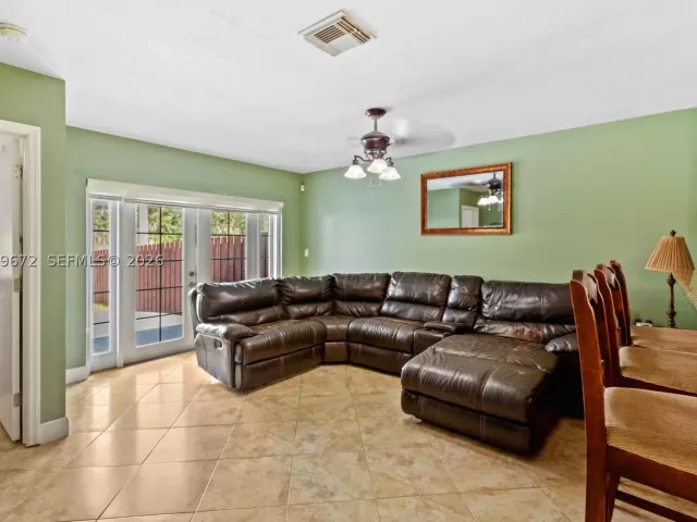 4-bedroom home for rent in Miami - 3344 SW 156th Ct 3344 - MondialRealty
