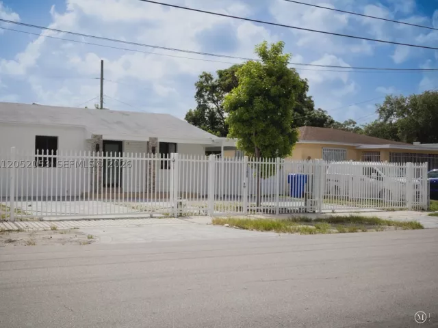 4-bedroom home for sale in Miami - 1600 NW 29th Ave - MondialRealty