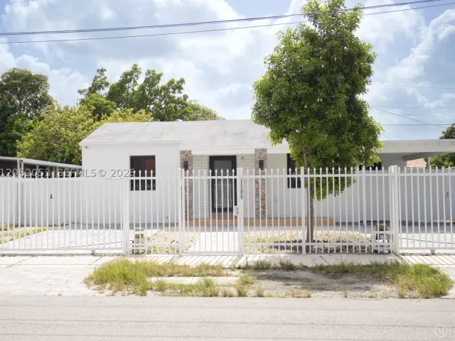 4-bedroom home for sale in Miami - 1600 NW 29th Ave - MondialRealty