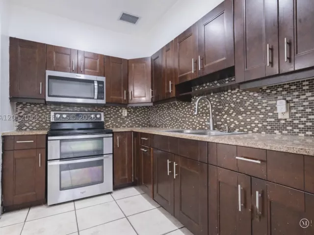 4-bedroom home for sale in Miami - 1600 NW 29th Ave - MondialRealty