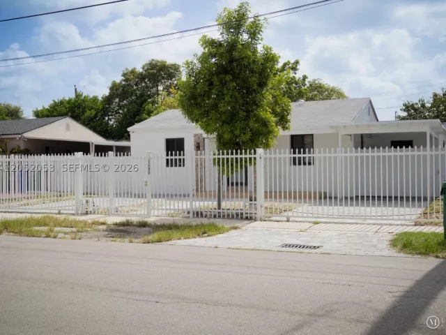 4-bedroom home for sale in Miami - 1600 NW 29th Ave - MondialRealty