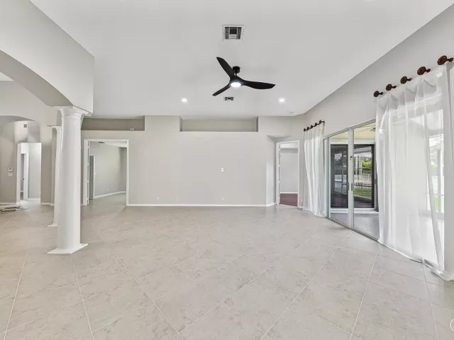4-bedroom home for rent in Boca Raton - 12325 Cascades Pointe Drive - MondialRealty