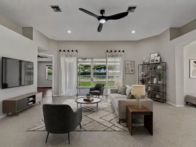 4-bedroom home for rent in Boca Raton - 12325 Cascades Pointe Drive - MondialRealty