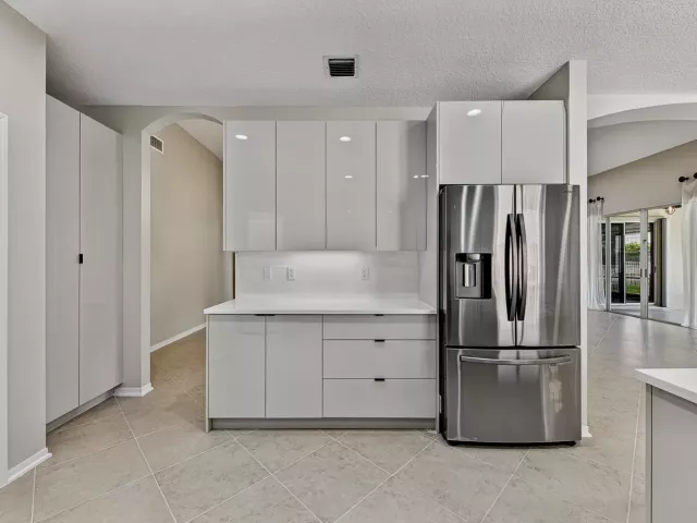 4-bedroom home for rent in Boca Raton - 12325 Cascades Pointe Drive - MondialRealty