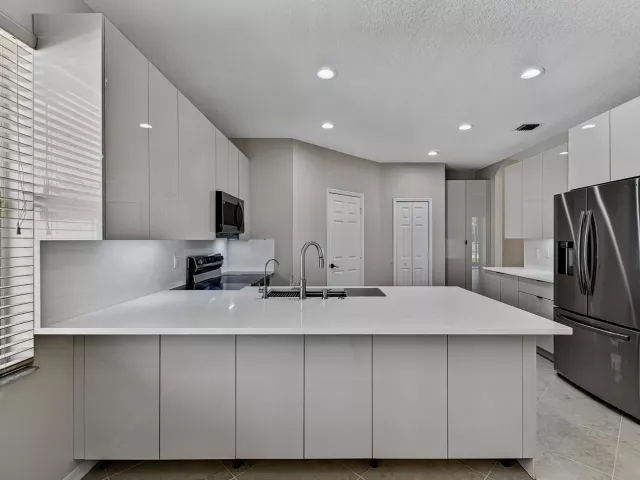 4-bedroom home for rent in Boca Raton - 12325 Cascades Pointe Drive - MondialRealty