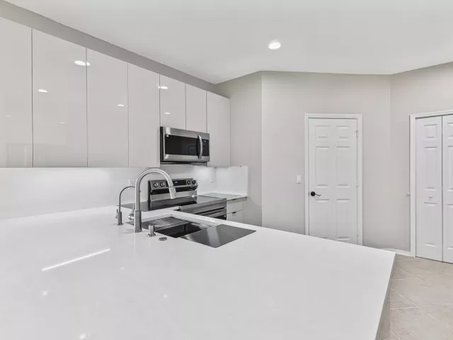 4-bedroom home for rent in Boca Raton - 12325 Cascades Pointe Drive - MondialRealty