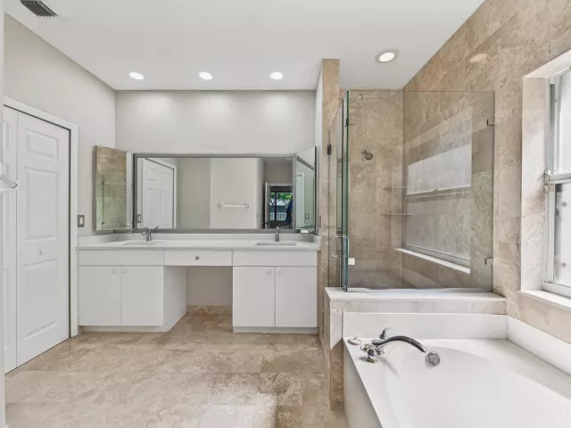 4-bedroom home for rent in Boca Raton - 12325 Cascades Pointe Drive - MondialRealty