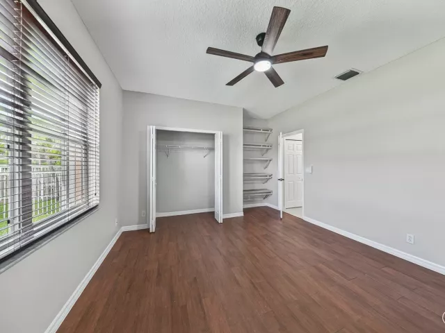 4-bedroom home for rent in Boca Raton - 12325 Cascades Pointe Drive - MondialRealty
