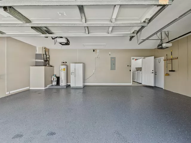 4-bedroom home for rent in Boca Raton - 12325 Cascades Pointe Drive - MondialRealty