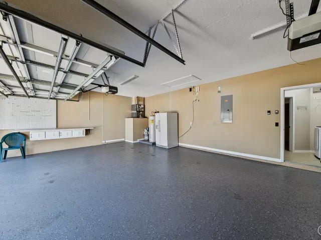 4-bedroom home for rent in Boca Raton - 12325 Cascades Pointe Drive - MondialRealty