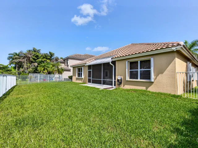 4-bedroom home for rent in Boca Raton - 12325 Cascades Pointe Drive - MondialRealty