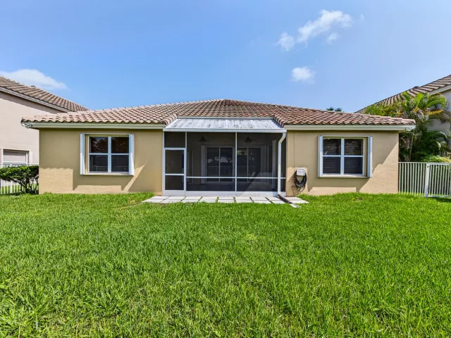 4-bedroom home for rent in Boca Raton - 12325 Cascades Pointe Drive - MondialRealty