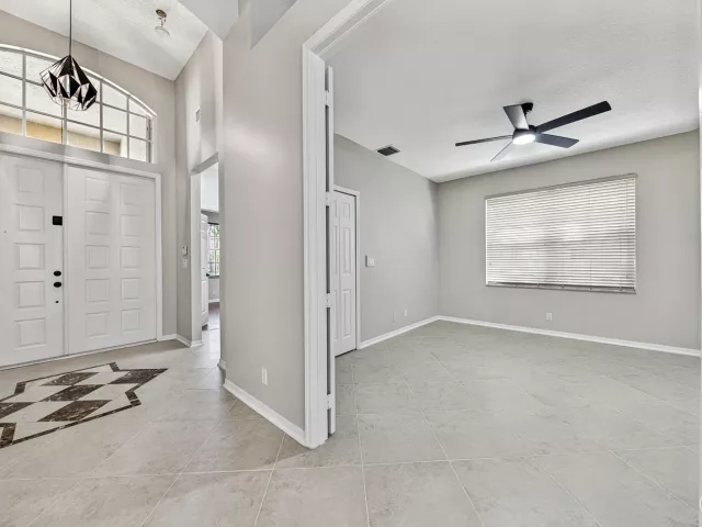 4-bedroom home for rent in Boca Raton - 12325 Cascades Pointe Drive - MondialRealty