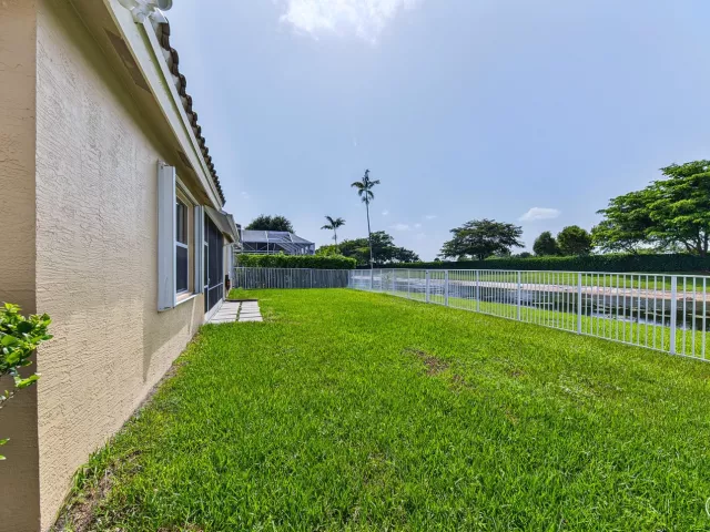 4-bedroom home for rent in Boca Raton - 12325 Cascades Pointe Drive - MondialRealty