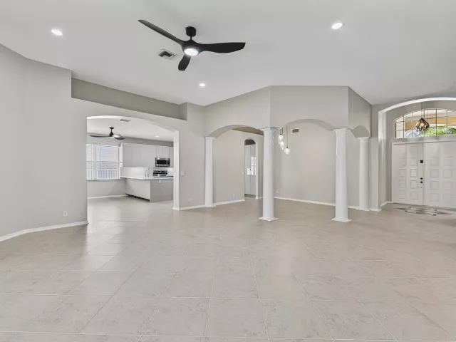 4-bedroom home for rent in Boca Raton - 12325 Cascades Pointe Drive - MondialRealty