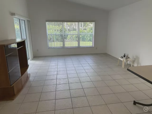 3-bedroom home for sale in Pembroke Pines - 16323 SW 6th Street - MondialRealty