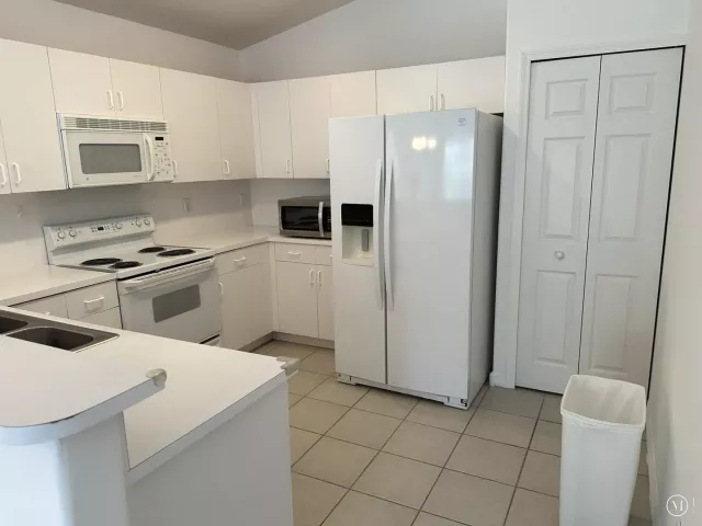 3-bedroom home for sale in Pembroke Pines - 16323 SW 6th Street - MondialRealty