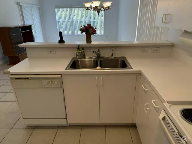3-bedroom home for sale in Pembroke Pines - 16323 SW 6th Street - MondialRealty