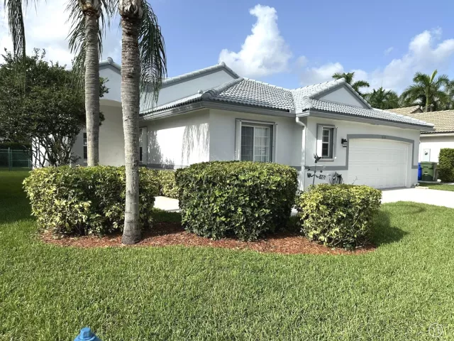 3-bedroom home for sale in Pembroke Pines - 16323 SW 6th Street - MondialRealty