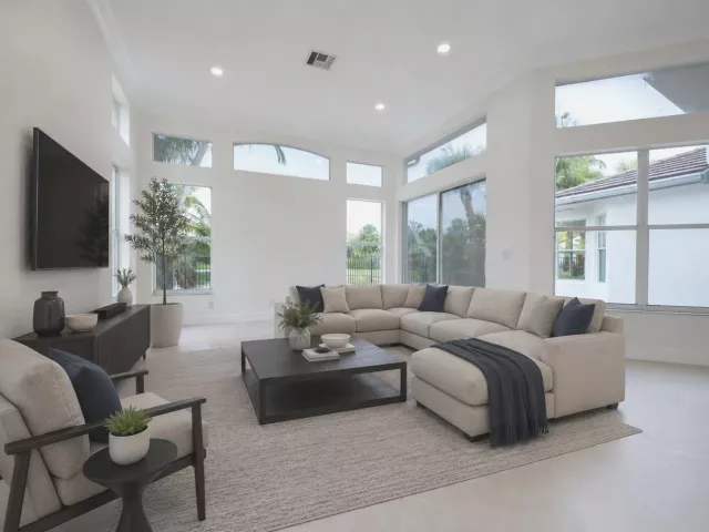 4-bedroom home for sale in Boca Raton - 19428 Estuary Drive - MondialRealty