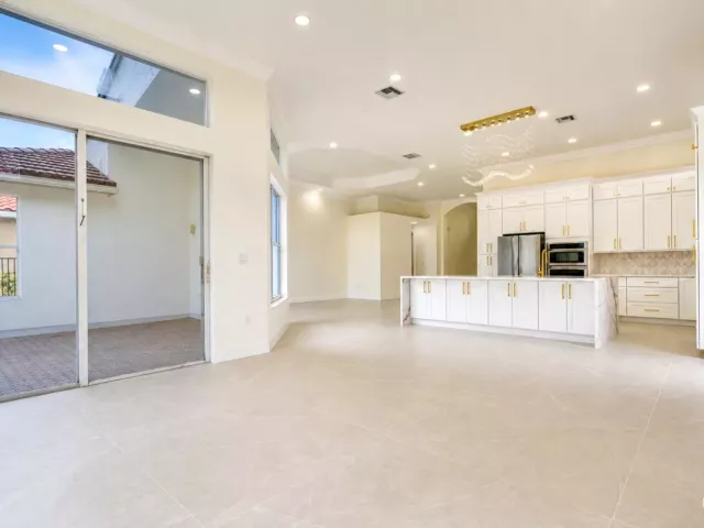 4-bedroom home for sale in Boca Raton - 19428 Estuary Drive - MondialRealty