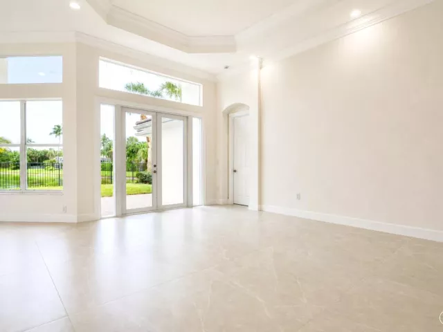 4-bedroom home for sale in Boca Raton - 19428 Estuary Drive - MondialRealty