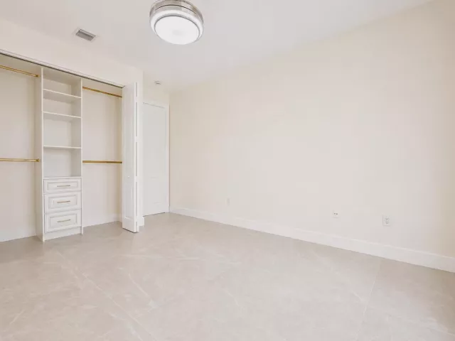 4-bedroom home for sale in Boca Raton - 19428 Estuary Drive - MondialRealty