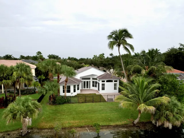 4-bedroom home for sale in Boca Raton - 19428 Estuary Drive - MondialRealty