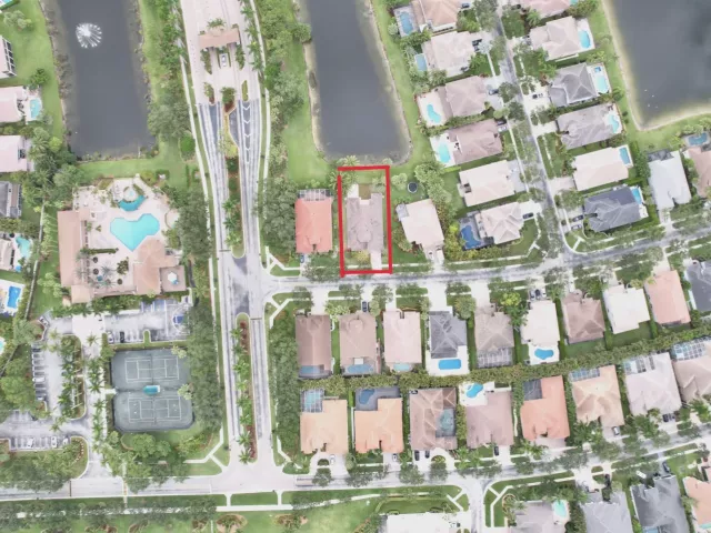 4-bedroom home for sale in Boca Raton - 19428 Estuary Drive - MondialRealty
