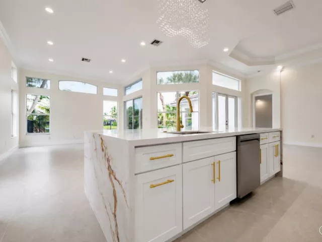 4-bedroom home for sale in Boca Raton - 19428 Estuary Drive - MondialRealty