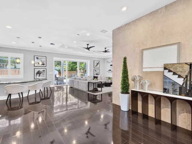 4-bedroom home for sale in Fort Lauderdale - 1329 SE 13th Terrace - MondialRealty