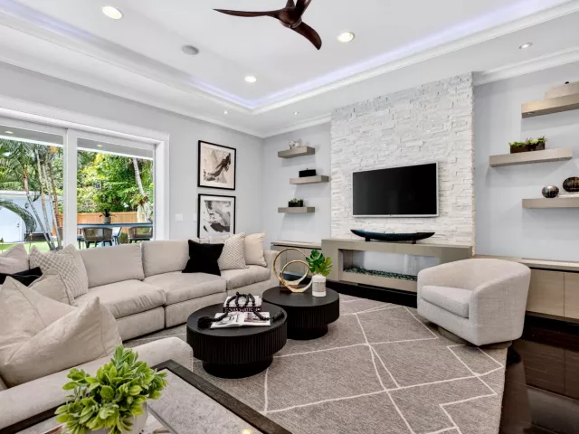 4-bedroom home for sale in Fort Lauderdale - 1329 SE 13th Terrace - MondialRealty
