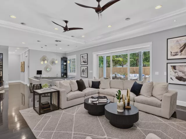 4-bedroom home for sale in Fort Lauderdale - 1329 SE 13th Terrace - MondialRealty