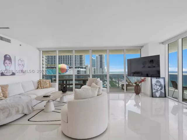 3-bedroom condo for rent in Hallandale Beach - 1830 S Ocean Dr 1101 - MondialRealty