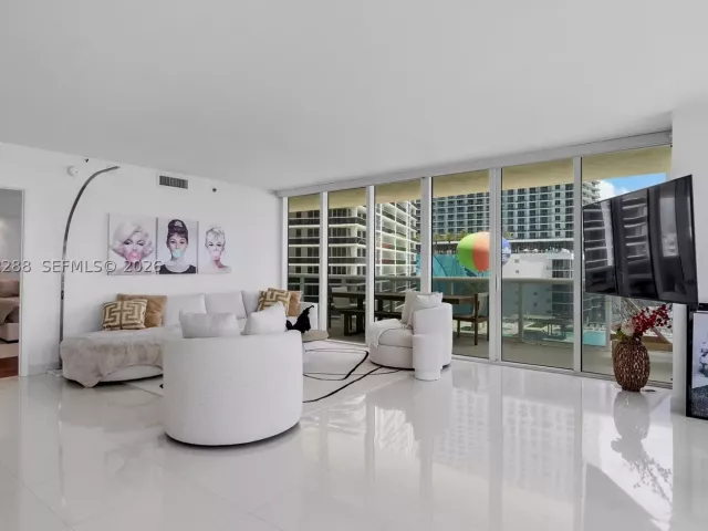 3-bedroom condo for rent in Hallandale Beach - 1830 S Ocean Dr 1101 - MondialRealty