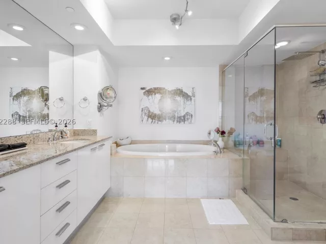 3-bedroom condo for rent in Hallandale Beach - 1830 S Ocean Dr 1101 - MondialRealty
