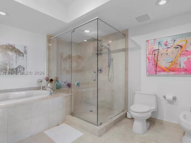 3-bedroom condo for rent in Hallandale Beach - 1830 S Ocean Dr 1101 - MondialRealty