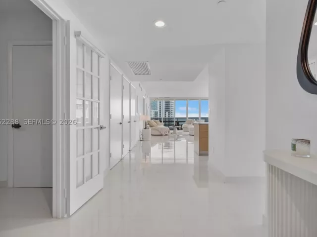 3-bedroom condo for rent in Hallandale Beach - 1830 S Ocean Dr 1101 - MondialRealty