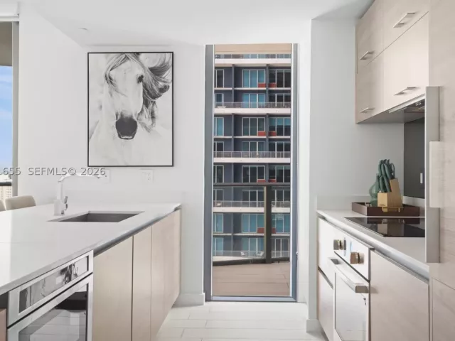 3-bedroom condo for sale in Miami - 1300 S Miami Ave 2206 - MondialRealty