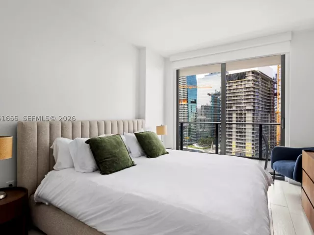 3-bedroom condo for sale in Miami - 1300 S Miami Ave 2206 - MondialRealty