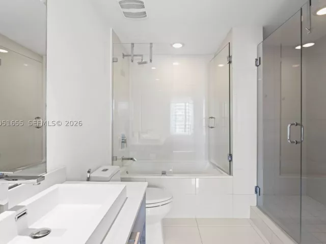 3-bedroom condo for sale in Miami - 1300 S Miami Ave 2206 - MondialRealty