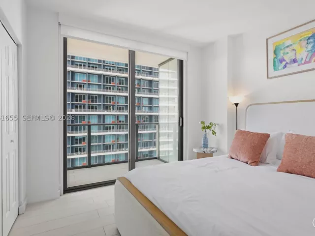 3-bedroom condo for sale in Miami - 1300 S Miami Ave 2206 - MondialRealty