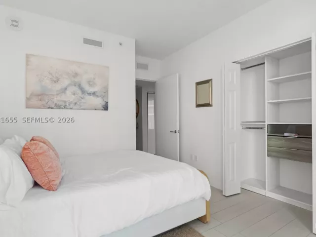 3-bedroom condo for sale in Miami - 1300 S Miami Ave 2206 - MondialRealty