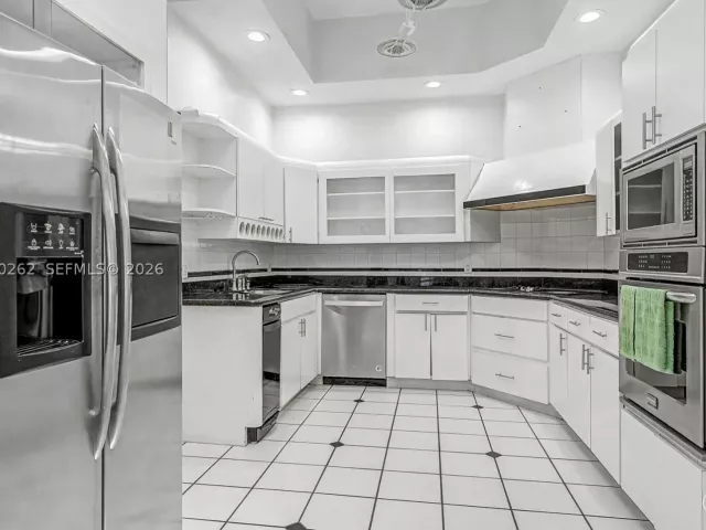 5-bedroom home for sale in Miami - 7030 SW 72nd Street - MondialRealty
