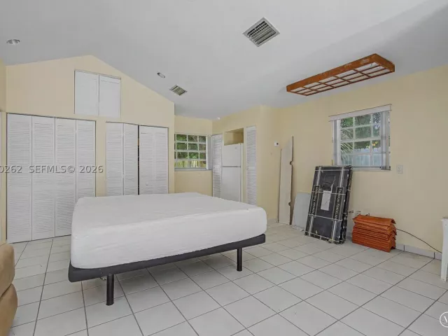 5-bedroom home for sale in Miami - 7030 SW 72nd Street - MondialRealty